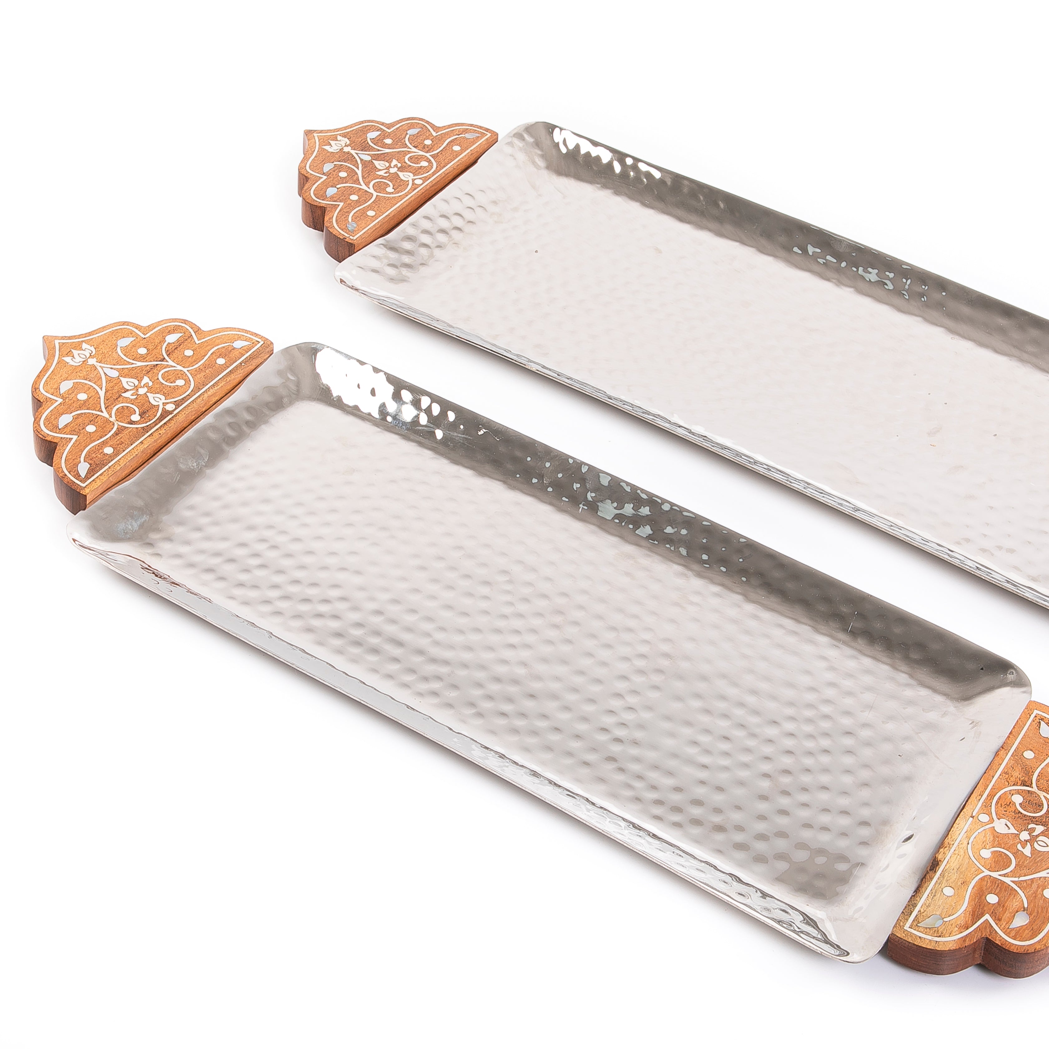Set of 2 metal tray with wooden handle