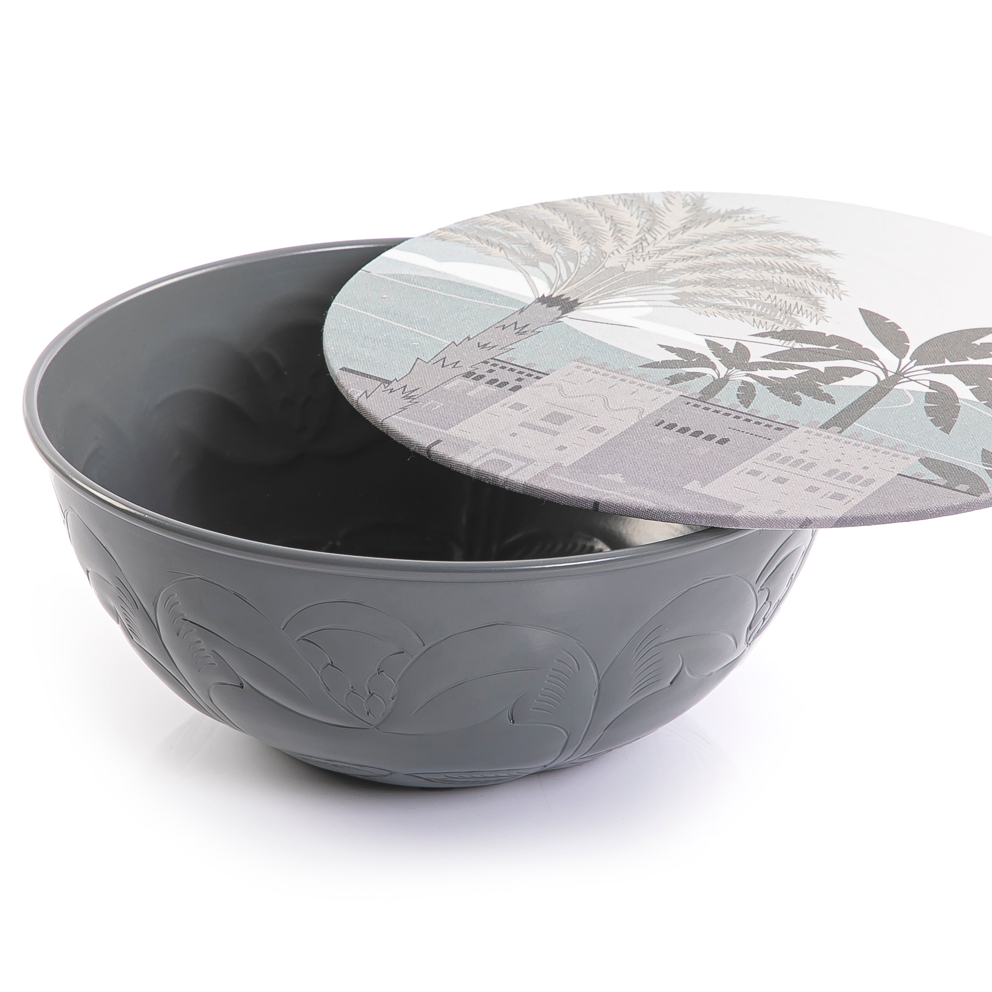 Metal bowl with cover