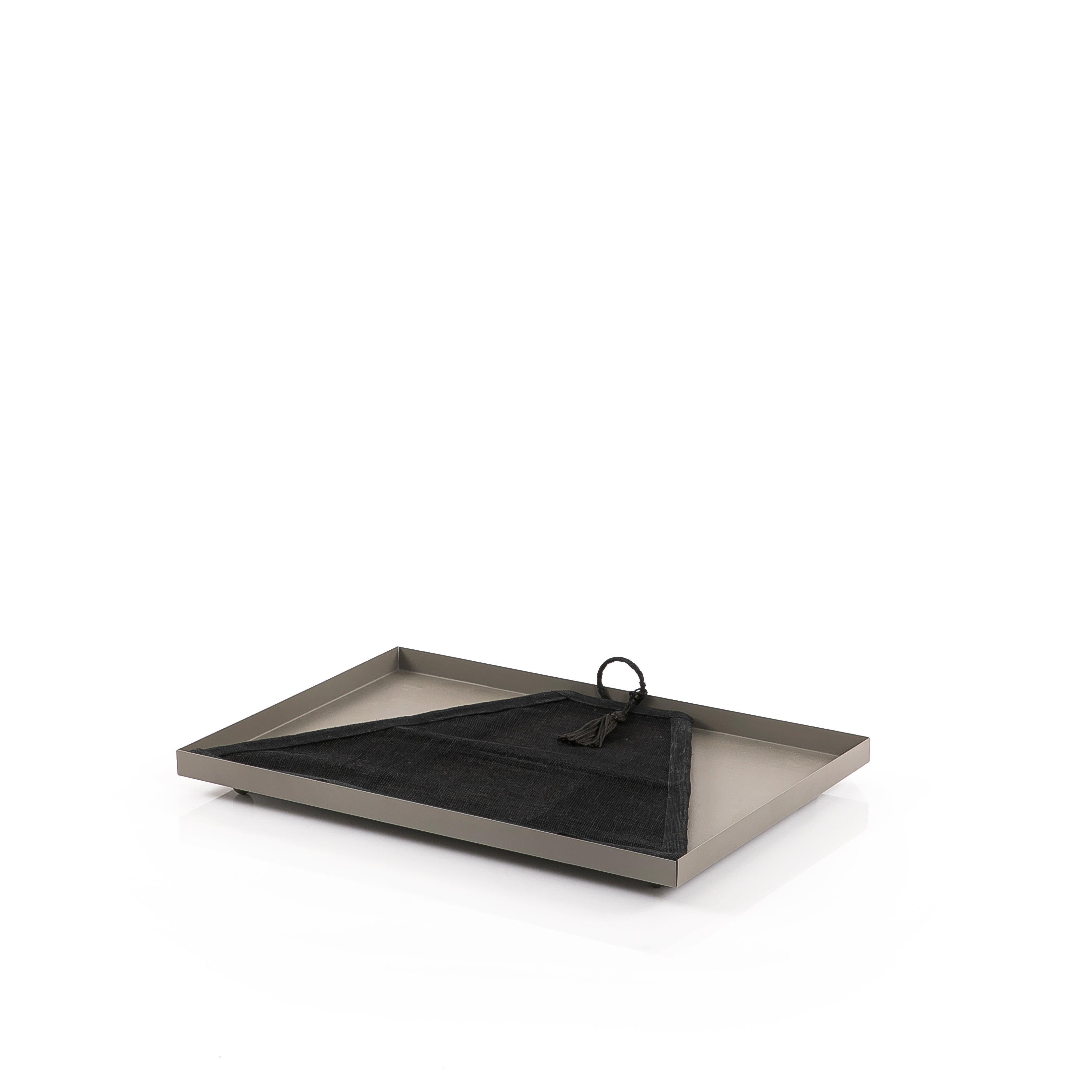 Foldable rattan cover with metal tray