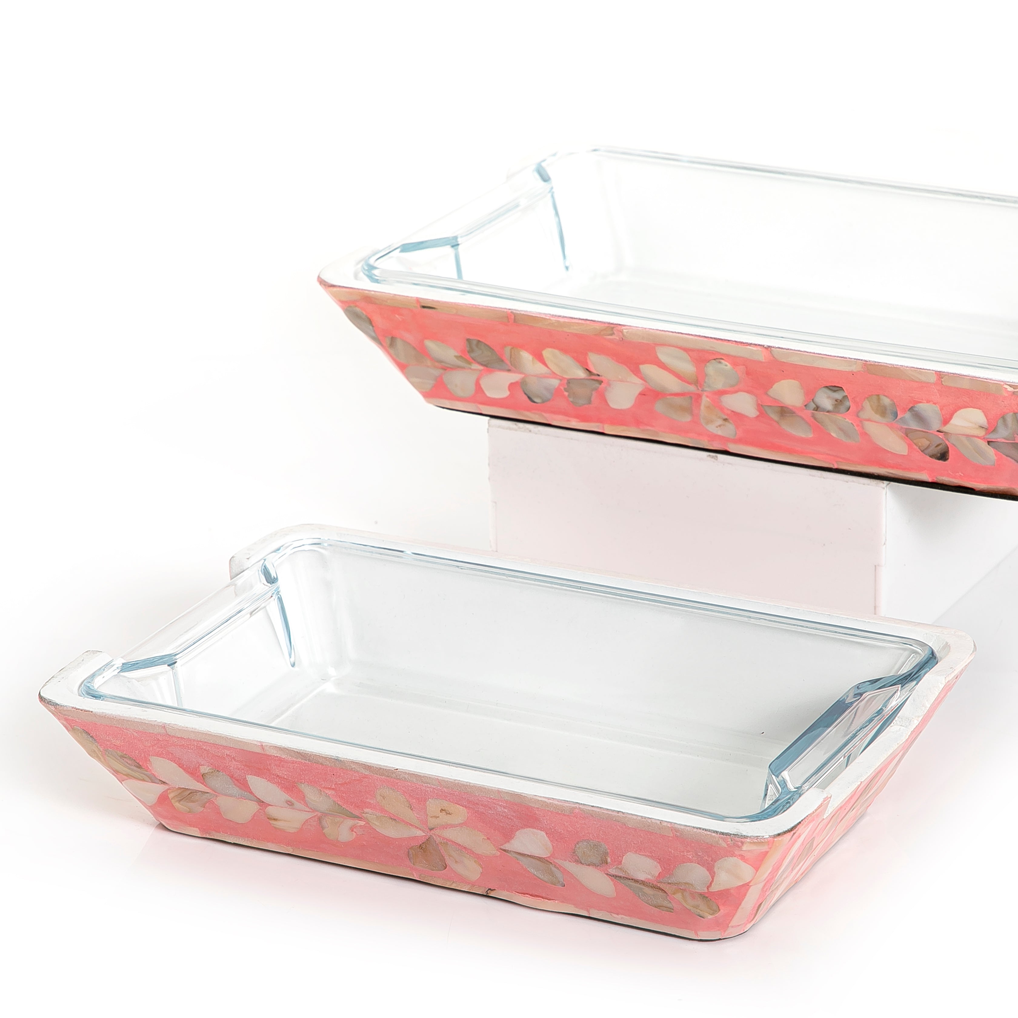 Set of 2 Mother of pearl bowls with glass