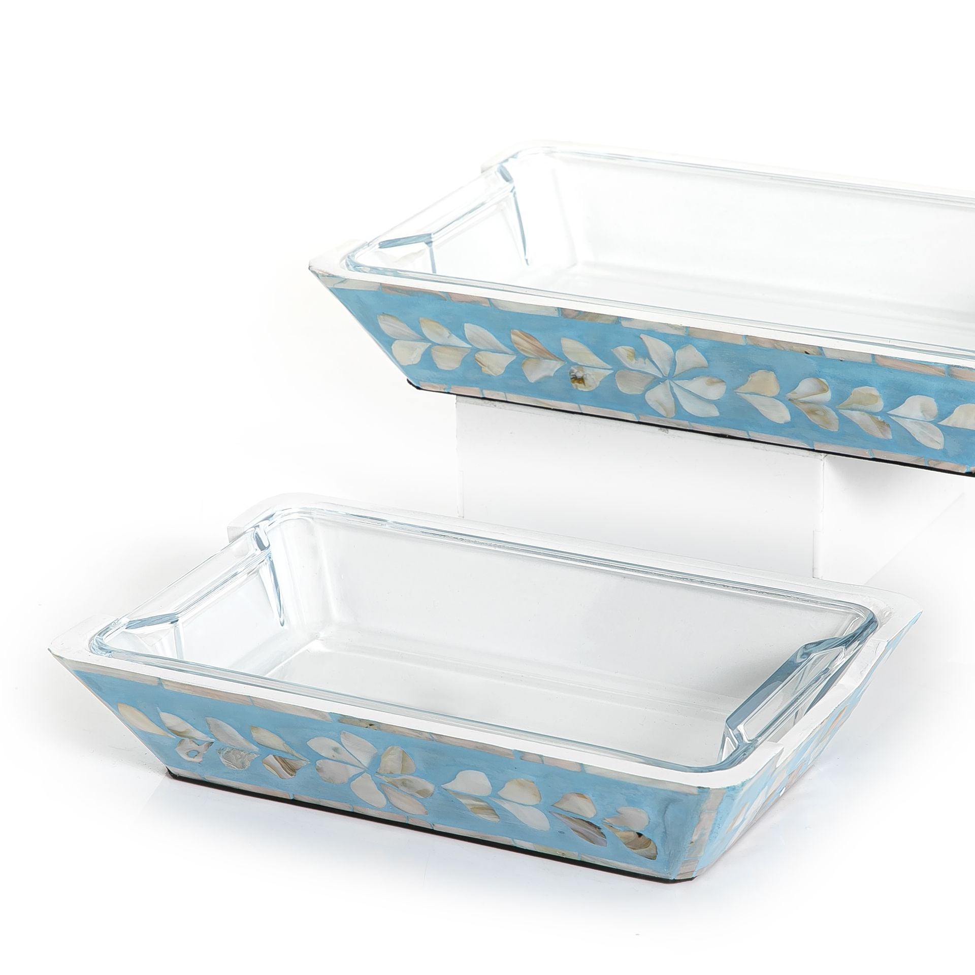 Set of 2 mother of pearl bowls with glass