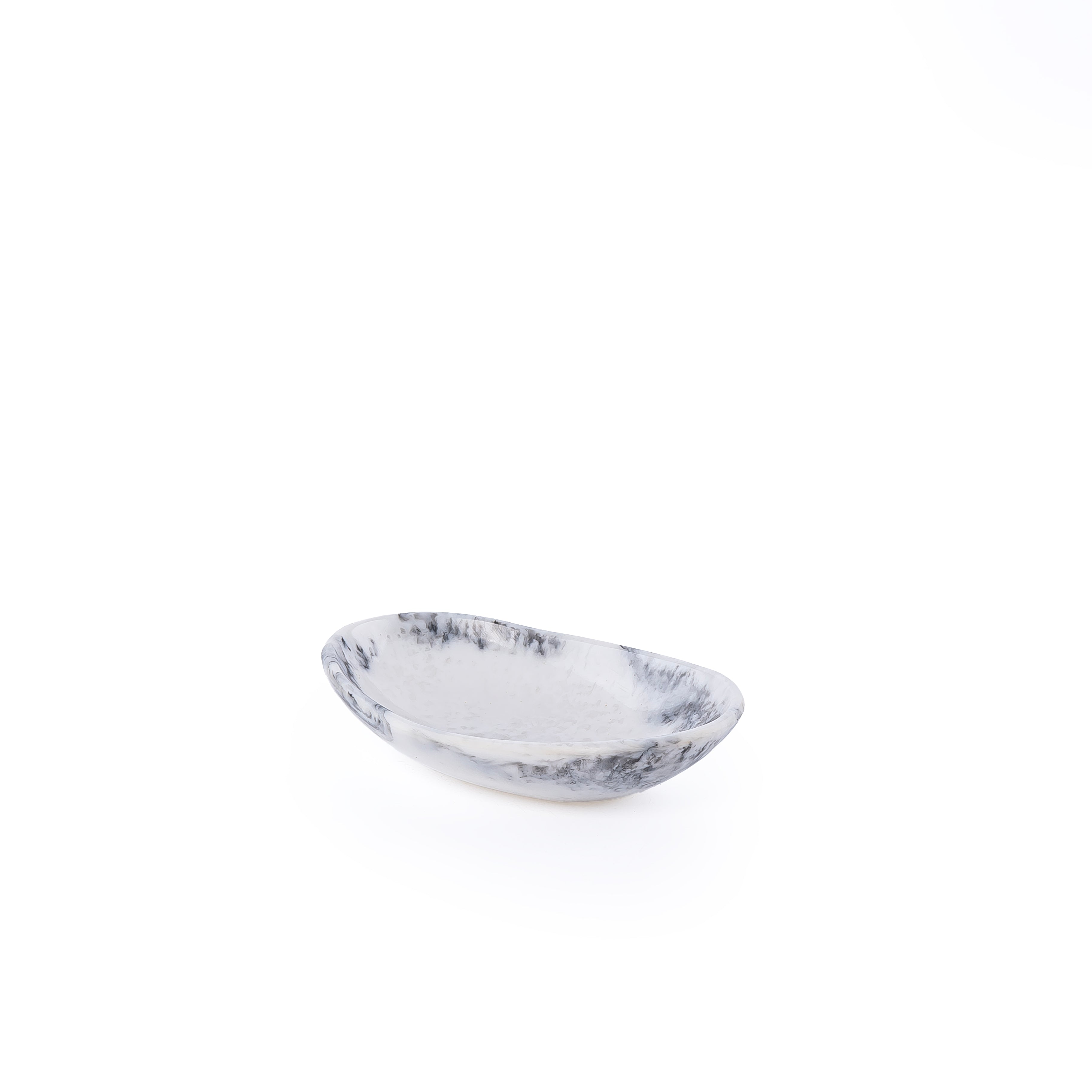 Small Resin Oval Plate - Black&white