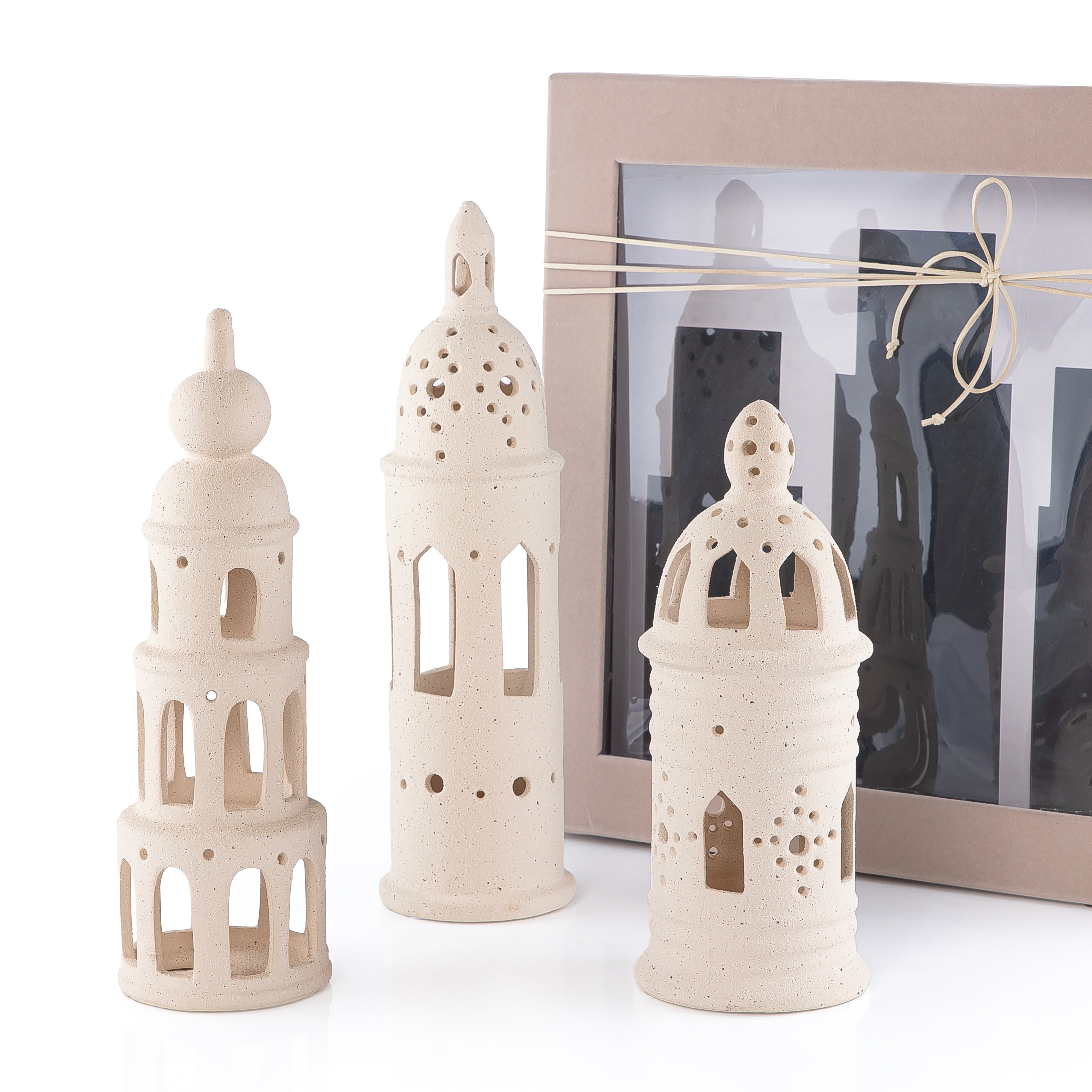 طقم ديكور خزفي (3 قطع) بأشكال مآذن داخل بوكس هدايا مخملية وردية