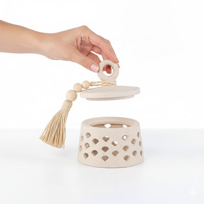 جار قرقيعان من الفخار مع غطاء - حجم صغير