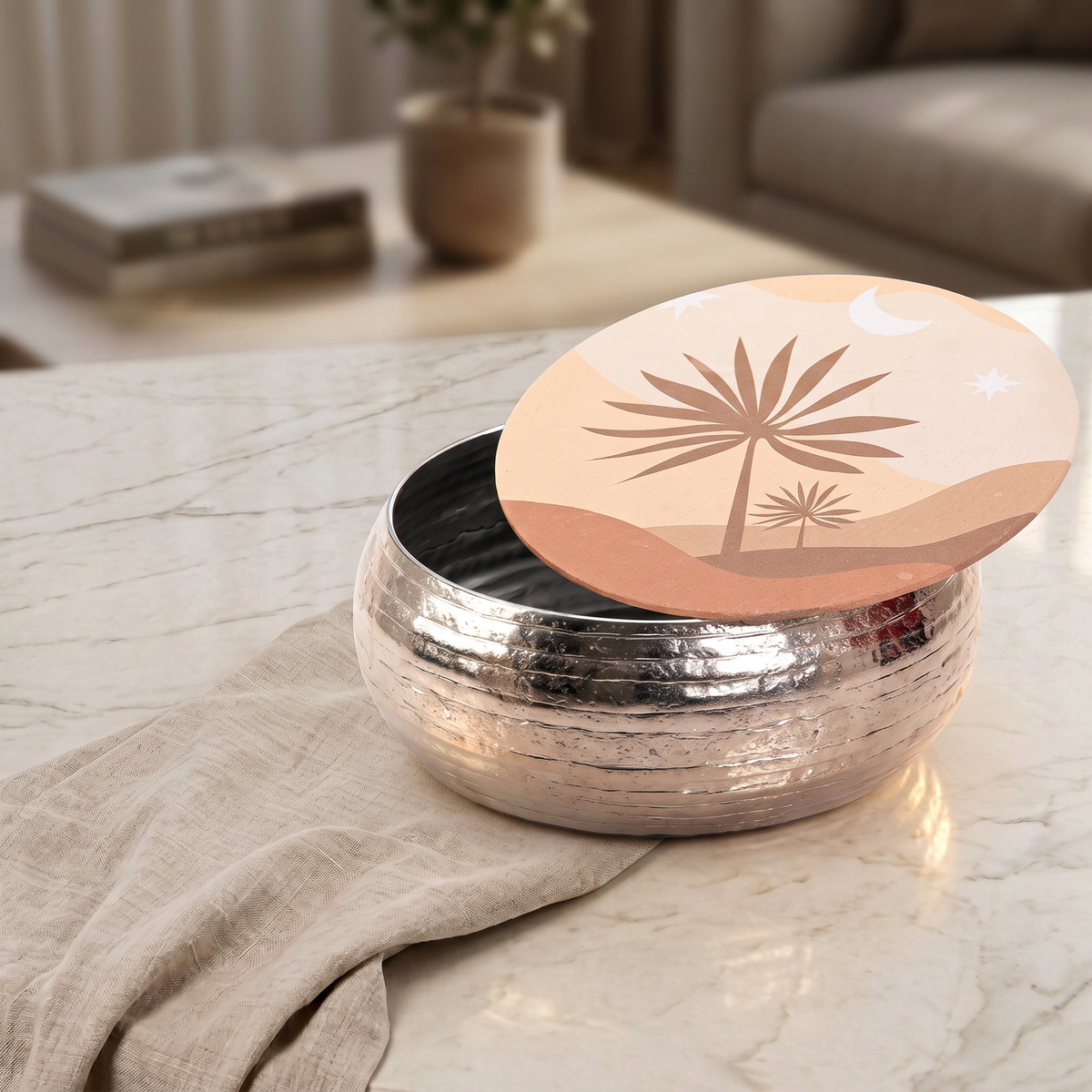 Metal bowl with cover