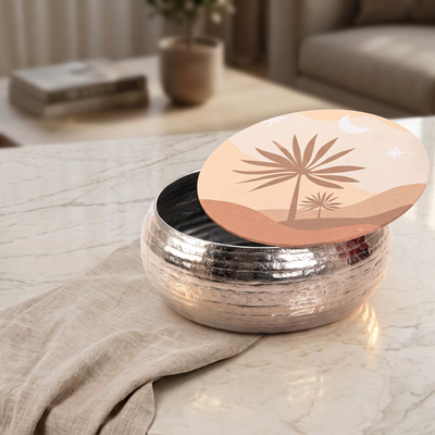 وعاء معدن مع غطاء