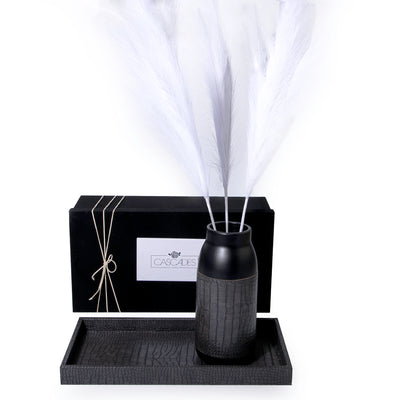 طقم مكون من فازة سيراميك و صينية جلد مع بوكس هدايا 