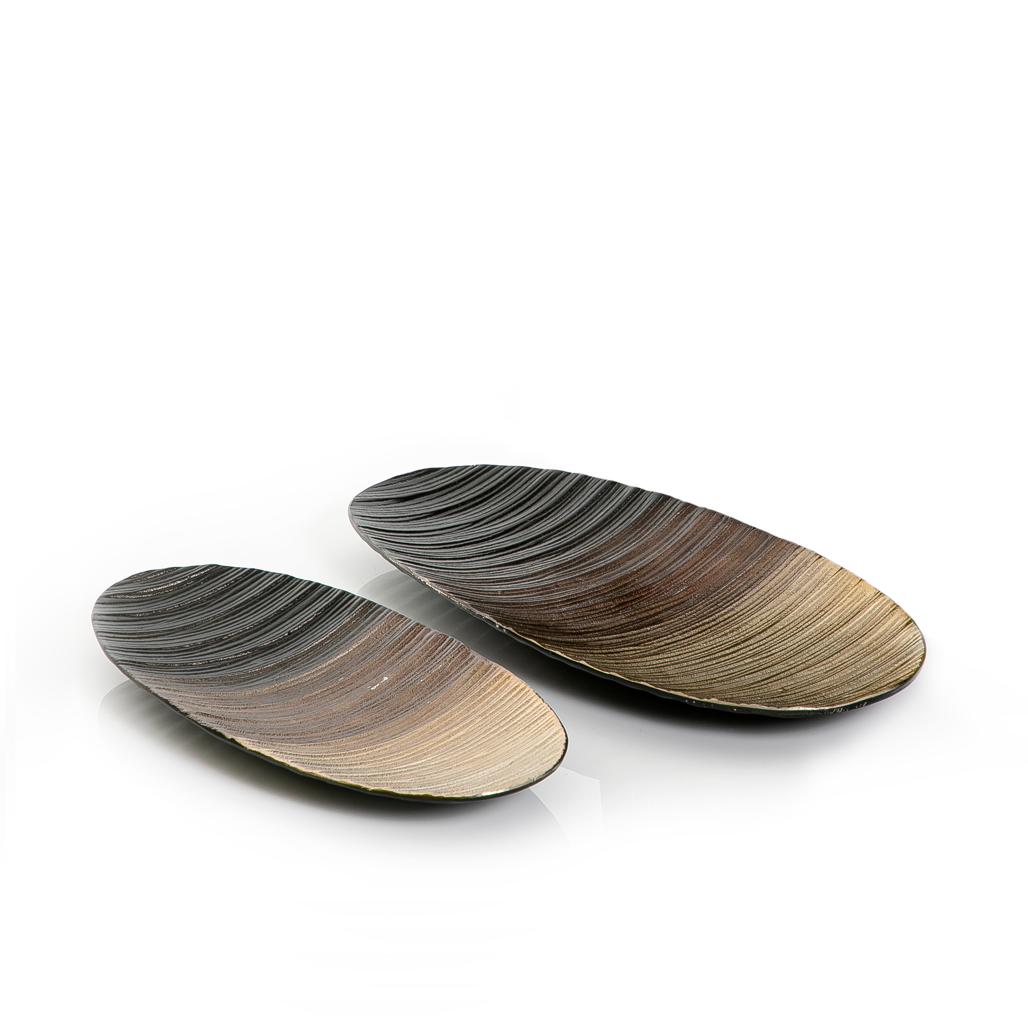 Set of 2 metal trays – Cascades UAE