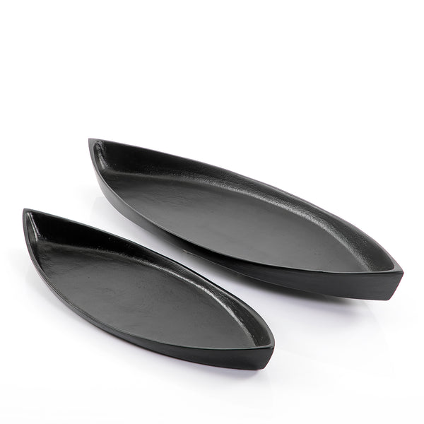 Set of 2 metal trays