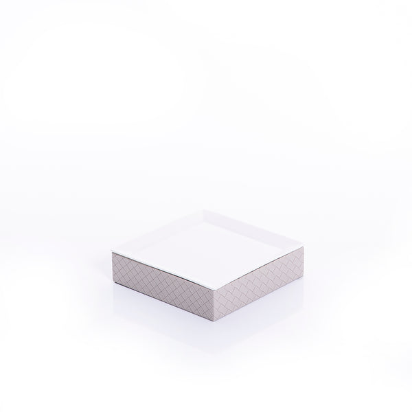 square ceramic plate with beige leather base