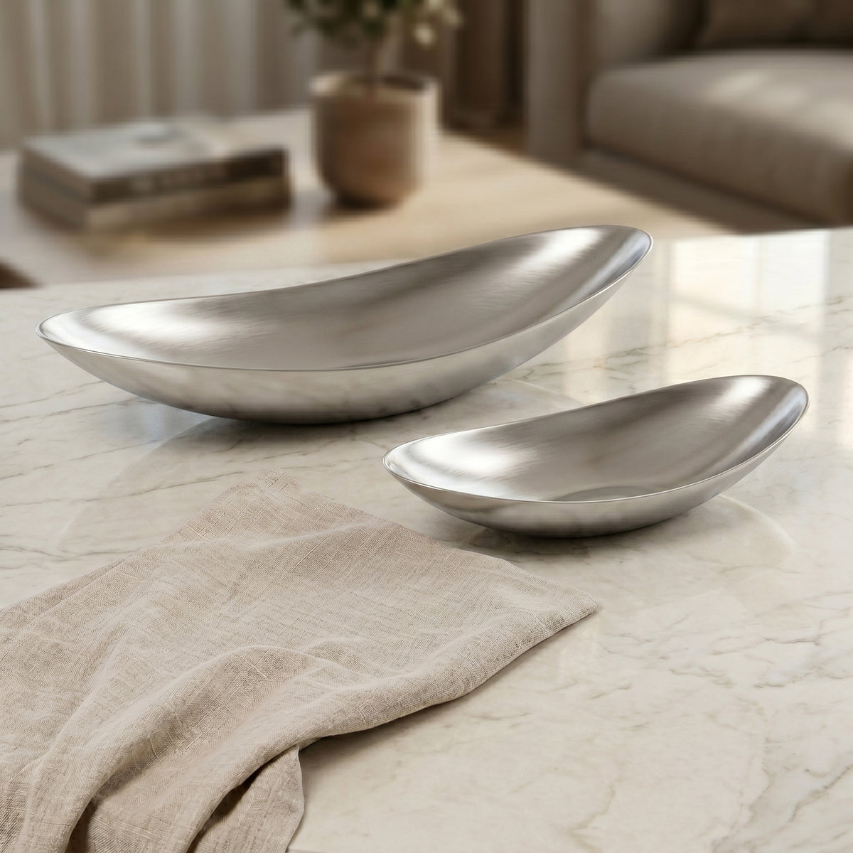 Set of 2 Oval Metal Plates - Silver