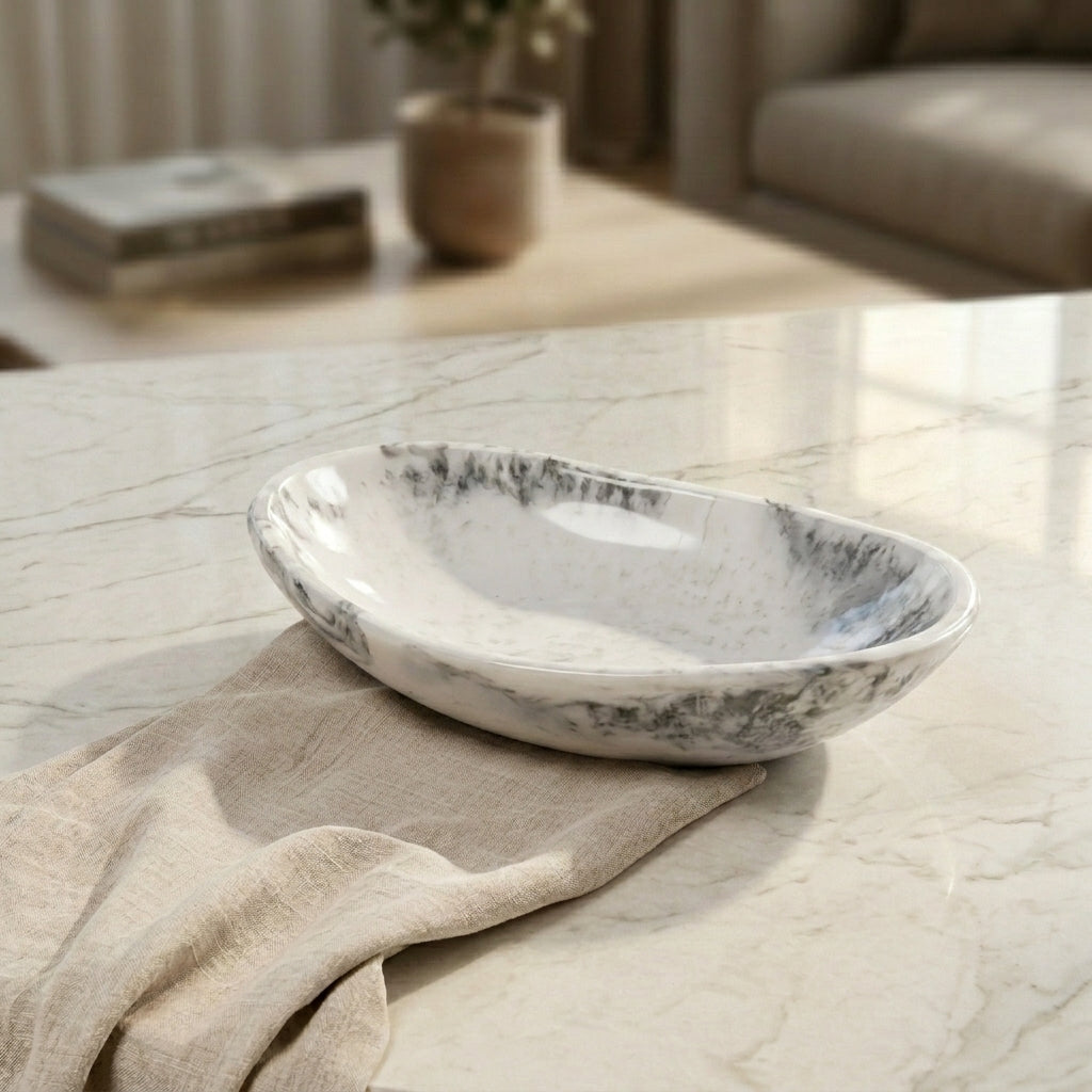 Small Resin Oval Plate - Black&white