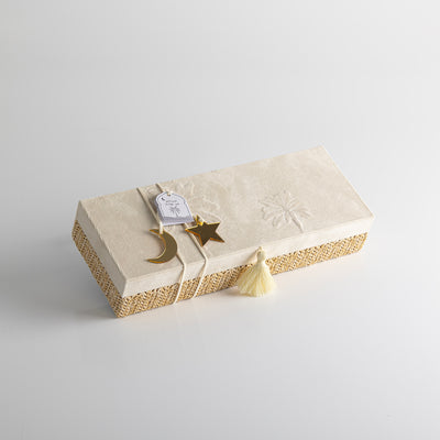 بوكس مجوهرات مستطيل صغير من الراتان مع غطاء – بيج