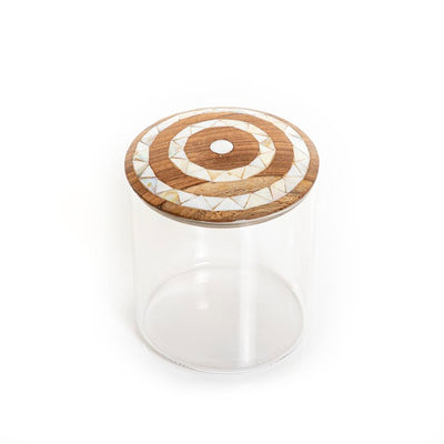 برطمان زجاجي شفاف بغطاء من الصدف